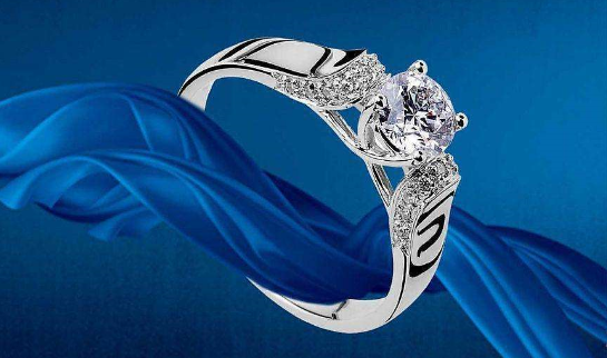 钻戒和翡翠戒指哪个好？谁的升值空间更高？(图文)   第2张