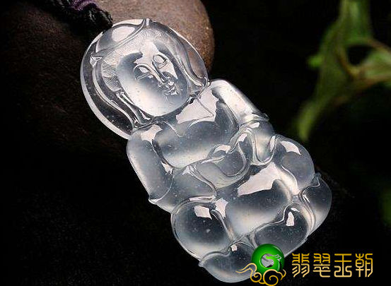 翡翠观音吊坠价钱高矮不一?是由于这种要素的危害！   第2张