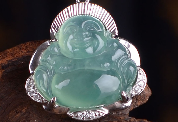 翡翠雕刻中的神佛人物作品，我们应该怎么去鉴赏？牢记这4个要点！   第1张