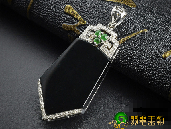 过年或过节送翡翠不可以乱送，在其中有很大的喻意注重   第7张