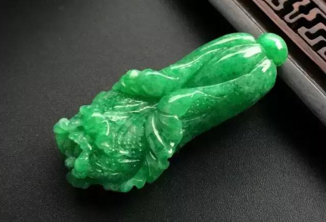 翡翠大白菜如何 选购翡翠大白菜如何选择呢   第2张