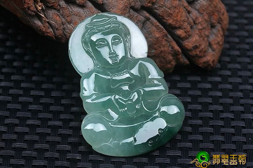 翡翠观世音有哪些喻意？选择翡翠观世音必须留意些哪些？   第3张