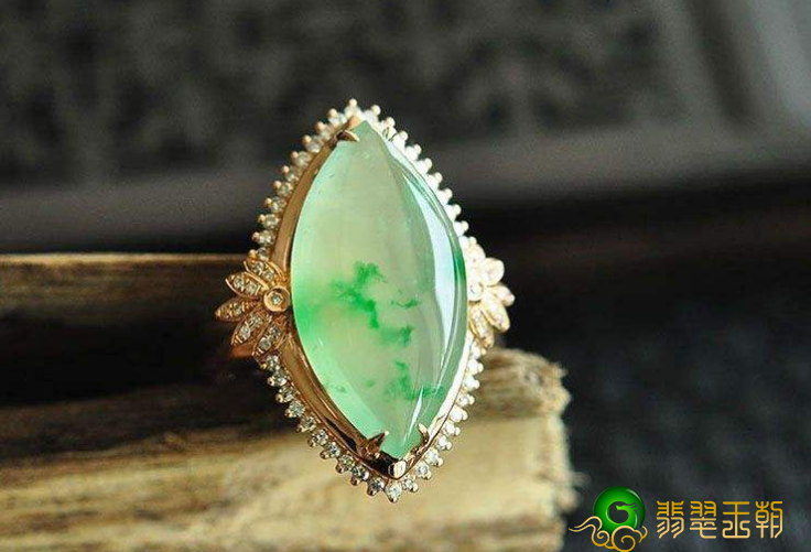 翡翠戒指嵌入的翡翠戒面有什么？翡翠戒指价钱贵吗？   第4张