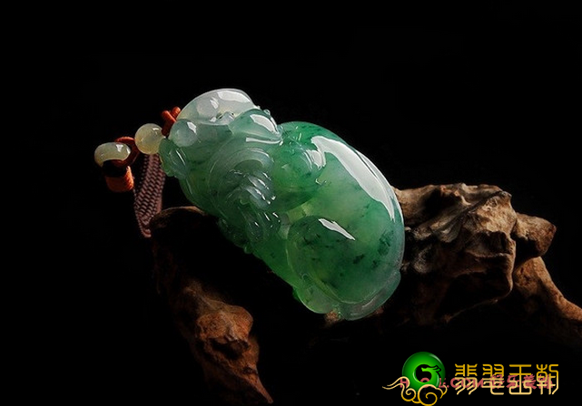 翡翠越戴越黄？这是为什么？   第2张