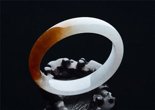 红翡与黄翡谁更难得?它们的形成原理了解一下? 第2张