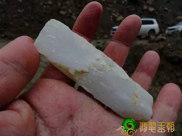 什么是和田白玉的“十白九松、十籽九裂”?   第3张