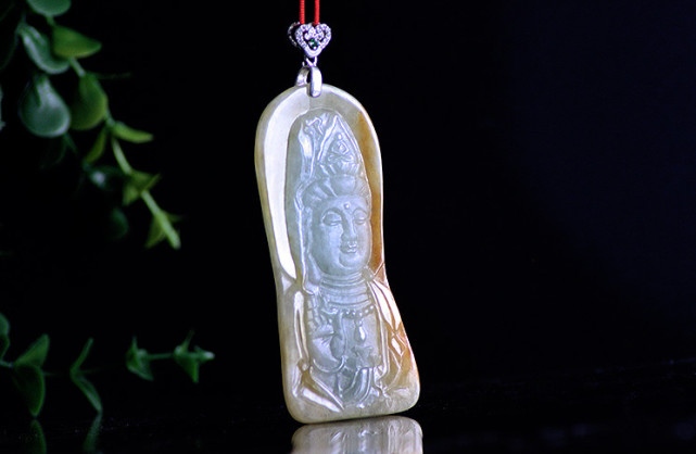 
                能不能买到称心如意的翡翠观音全看这个小技巧了！
   第1张