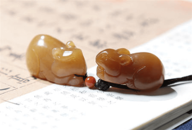 什么是和田玉且末料？它可是山料之中的佼佼者！   第1张