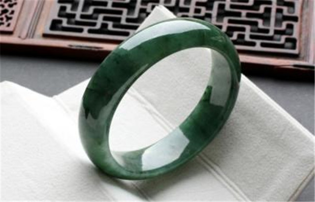 翡翠的等级你知道嘛？扒一扒如何鉴别翡翠的质量！(图文)   第2张