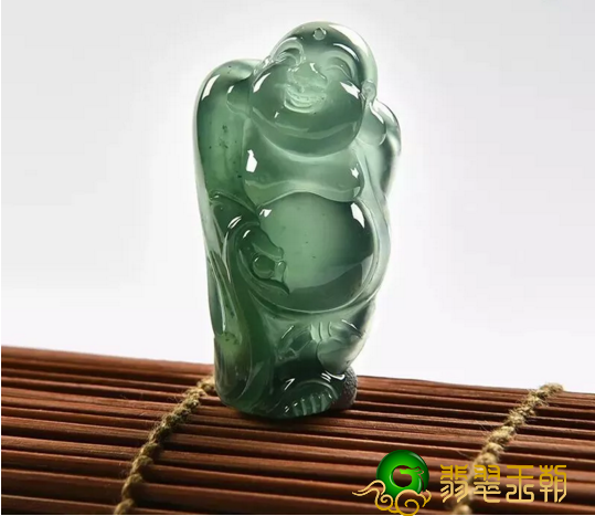 翡翠玉佛佛公有多少种，配戴翡翠玉佛佛公的喻意益处有哪些   第5张