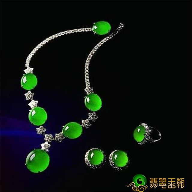 木那料和新坑有哪些不一样？点评翡翠品质高矮时都并不是一种肯定的定义。   第3张