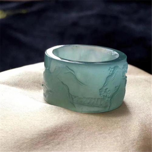 翡翠扳指价格高吗？讲一讲翡翠扳指的小知识！（上）   第3张