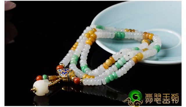 翡翠手串价格贵吗？这样挑选准没错！   第3张