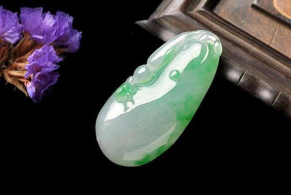 翡翠福瓜的寓意除了福气还有哪些?怎么判断翡翠福瓜的价格? 第3张