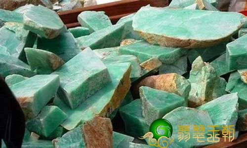 翡翠原产地有什么,这儿产出率的翡翠质量最大! 第2张