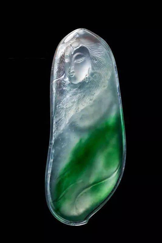 
                翡翠玉雕精品欣赏，给人一种余味无穷的感觉，这是我看过最好的翡翠！
   第11张