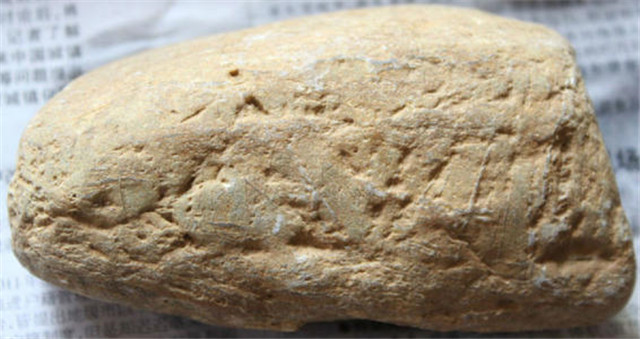 翡翠原石莽带是什么？本文为你答疑解惑！   第1张