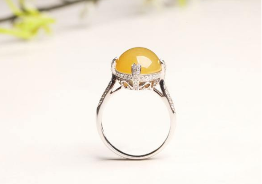 翡翠戒指适合什么人戴？这篇文章不可错过！(图文)   第3张