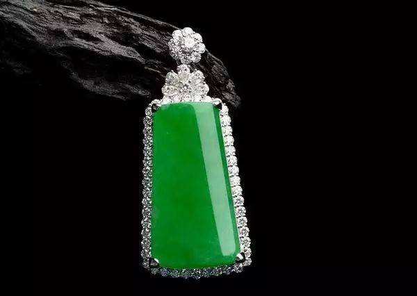 翡翠高端翡翠原石十大场口,怎么保养 第1张