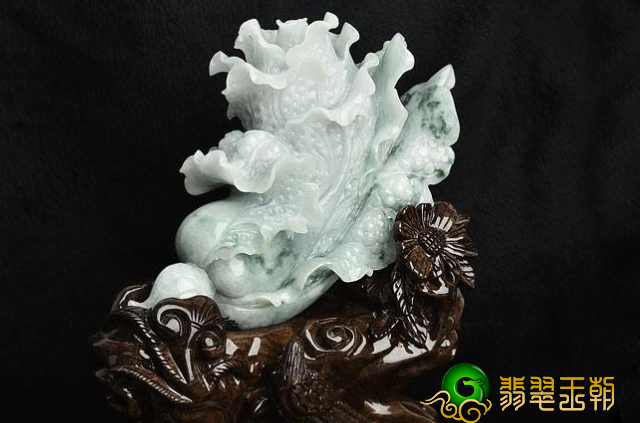 翡翠大白菜摆饰的喻意是啥？这种你都知道吗？   第4张