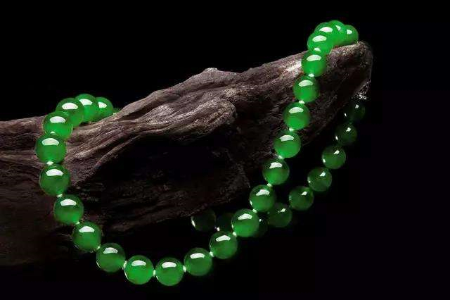 为什么翡翠珠串那么贵？这四点一定要知道！(图文)   第3张