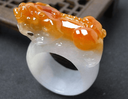 什么是翡翠？真翡翠会不会有气泡？   第1张