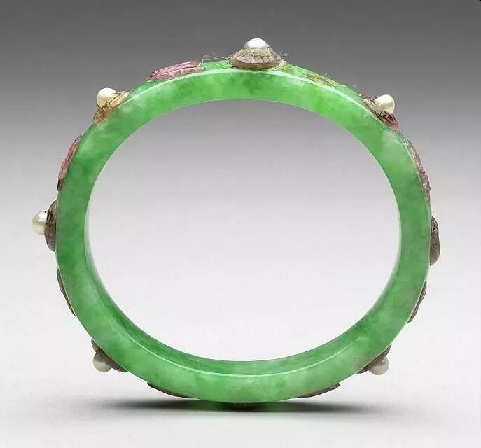 玉赏 | 台北故宫珍藏翡翠手镯，一镯一倾城   第1张