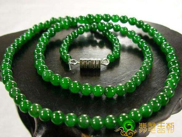 哪些的翡翠能够做为个人收藏级翡翠？个人收藏级翡翠该具有的特性   第1张