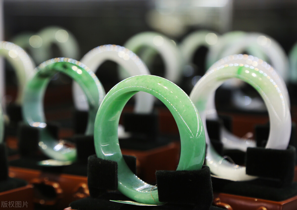 翡翠鉴别最简单方法,一学就会
第1张