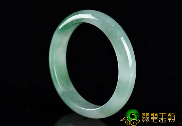 有很多人想要知道翡翠如今的价钱是如何的?翡翠将来但是会疯涨的哦! 第1张