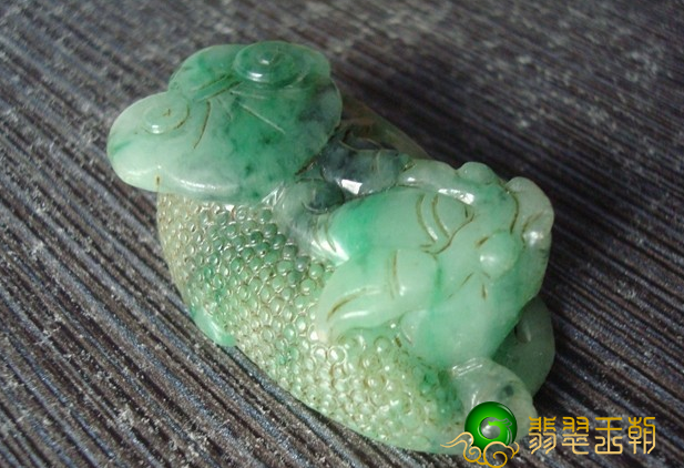 “新”翡翠与“老”翡翠区别非常大，个人收藏时究竟选哪一个？   第1张