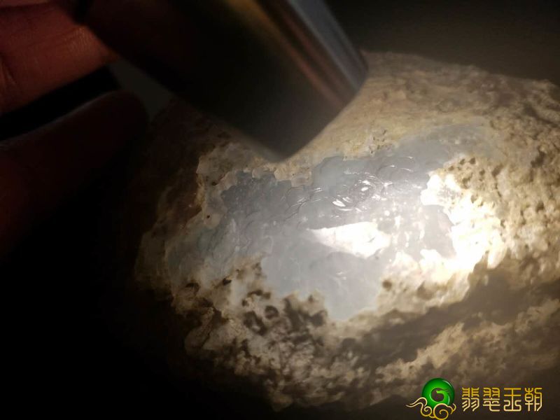 翡翠翡翠原石的皮成长为那样，十有八九是好毛料！   第8张