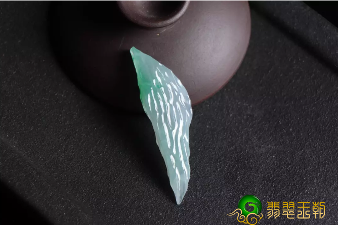 ​高手玉石雕刻翡翠鱼，一睹为快   第1张