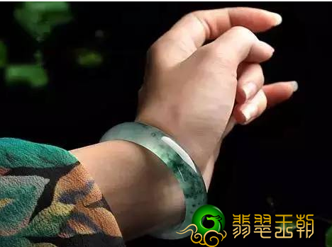 翡翠手镯真假鉴定方法，如何鉴别A货翡翠手镯   第1张
