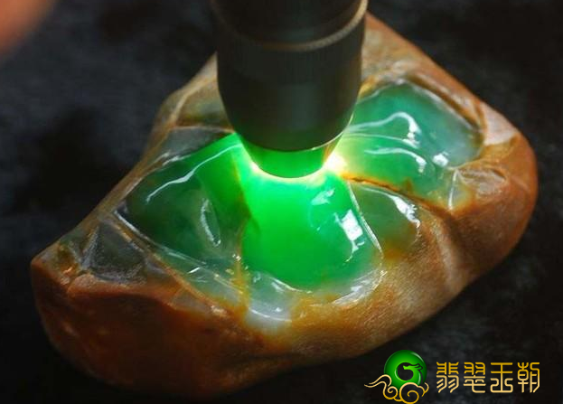 在买翡翠时你做过这5种傻事吗 了解正确的做法应该是什么   第1张