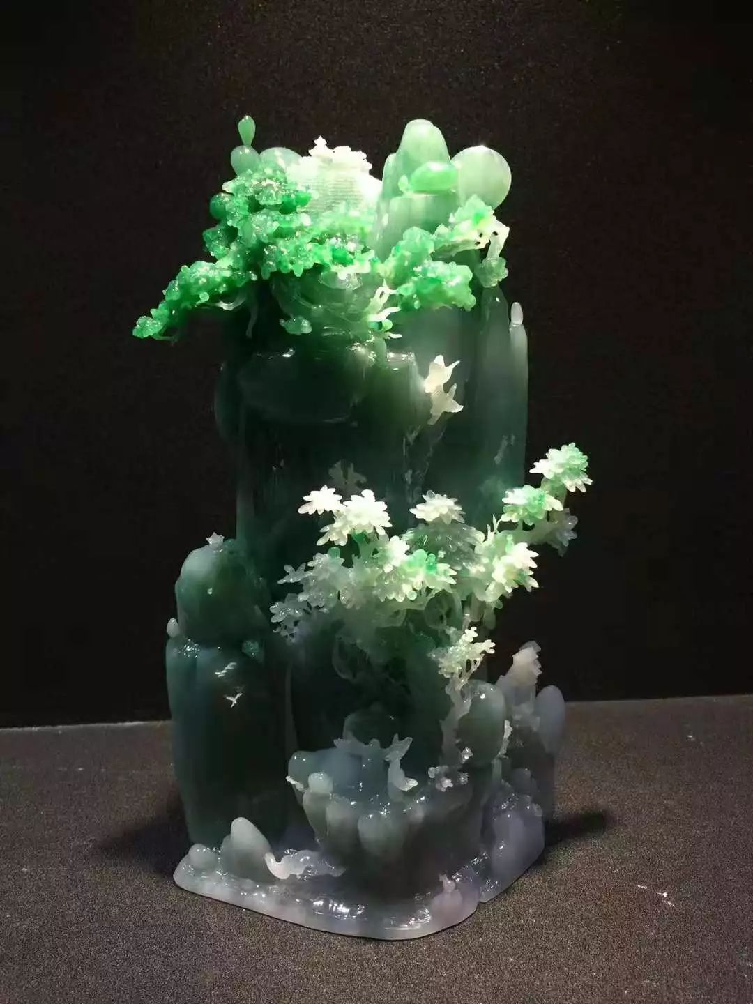 这么美的翡翠摆件，出来一件好不容易！   第8张