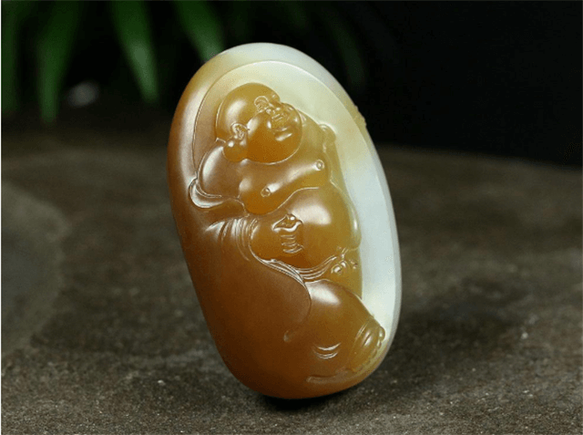 关于糖白玉，和田玉且末料和俄料哪个好？答案是……   第1张