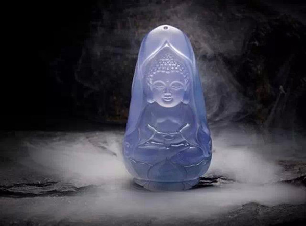 
                颠覆传统！他雕的翡翠佛卖出 1200万
   第1张