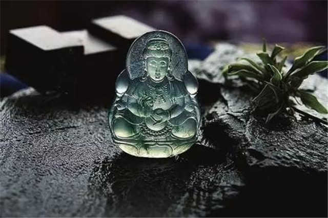 什么是老坑种翡翠？讲述一下老坑翡翠与新坑翡翠的不同！   第2张