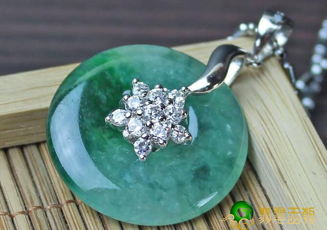 翡翠冰种翡翠价钱,翡翠中的“1.76精品”   第1张