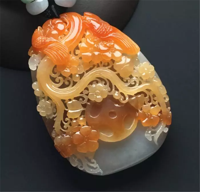 
                翡翠的红色系列 ，你认识几个
   第2张