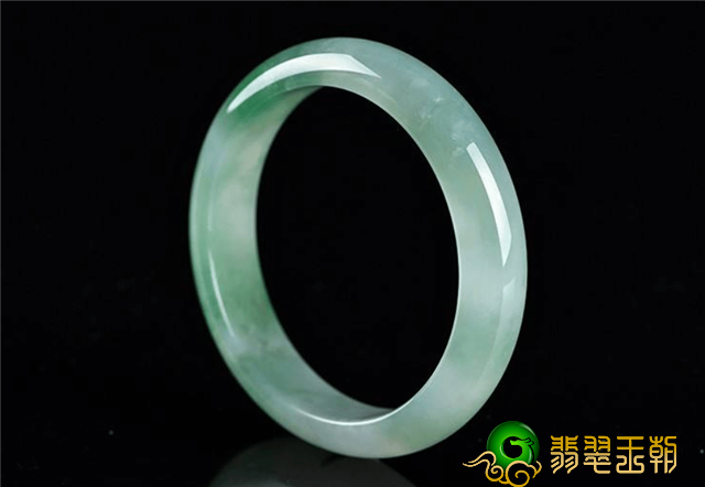 翡翠的清晰度经过身体配戴是否会越变越好？危害清晰度的要素！   第2张