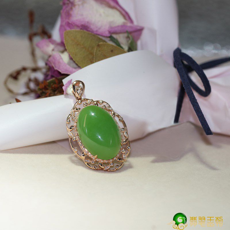 碧玉吊坠的寓意是什么，佩戴碧玉吊坠的寓意   第1张