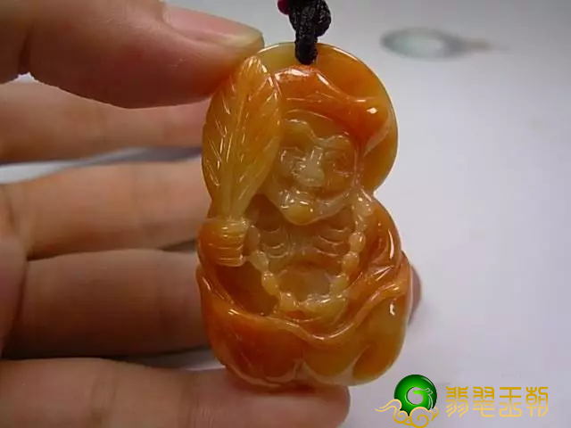 翡翠玉佛佛公有多少种，配戴翡翠玉佛佛公的喻意益处有哪些   第4张