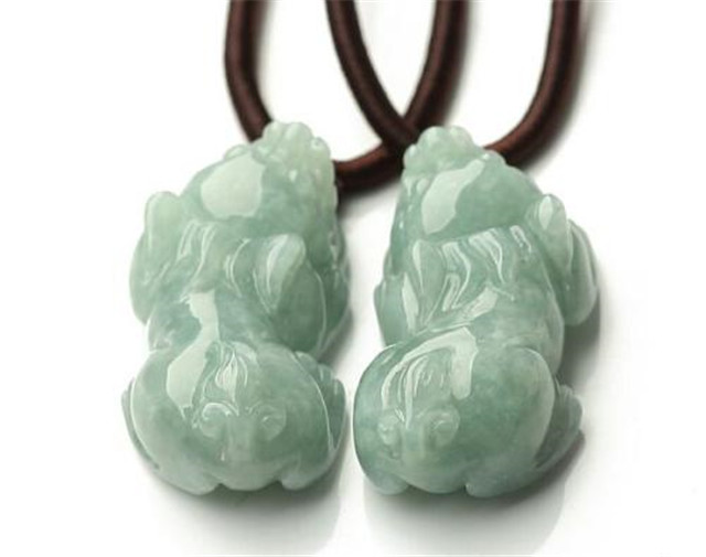 翡翠貔貅的寓意是什么？讲一讲哪一些人不适合佩戴它！(图文)   第2张