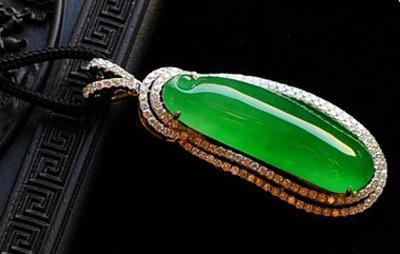 
                盘点那些仙境般的极品翡翠！
   第3张