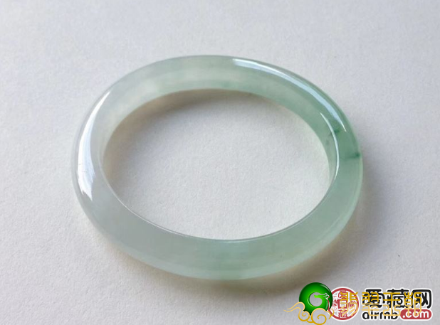 翡翠镯子是椭圆型好還是环形好 椭圆型翡翠手镯价格怎样   第3张