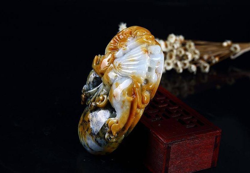 带你了解黄翡翠价格,如何鉴别它的真假很重要! 第3张