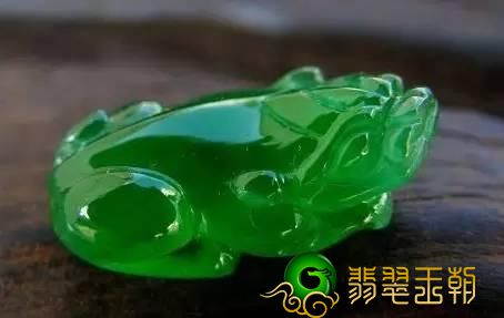 为何新疆和田玉的价格对比翡翠的低？   第5张