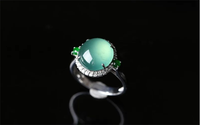 翡翠戒指镶嵌款式有几种?不妨看一看这篇文章！(图文)   第1张